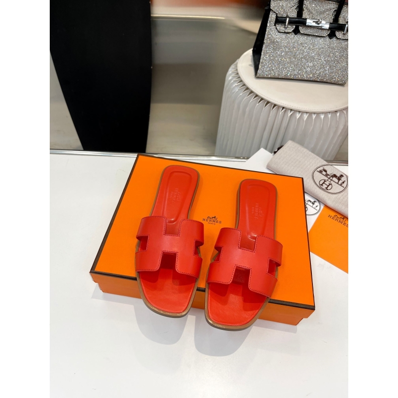 H**mes slippers